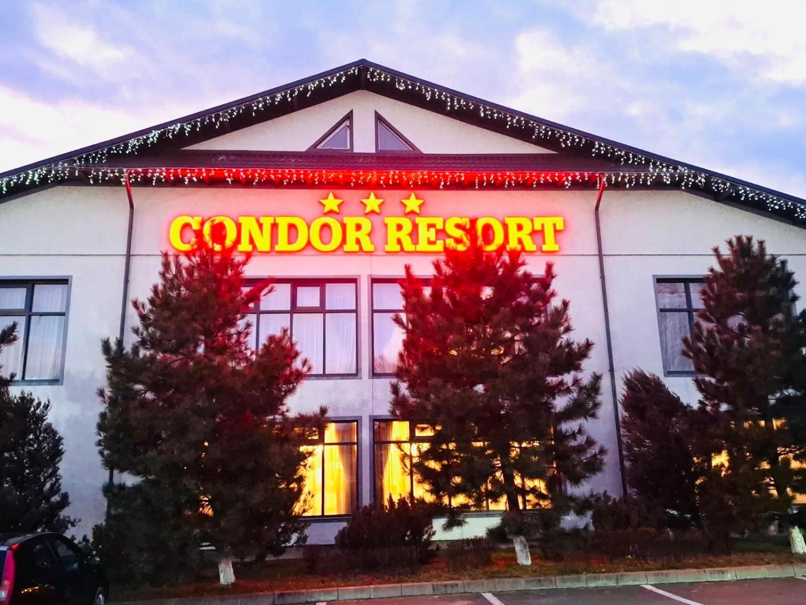 Condor Resort Dulcesti Экстерьер фото
