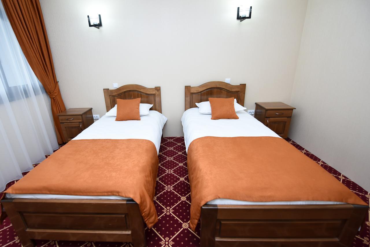 Condor Resort Dulcesti Экстерьер фото