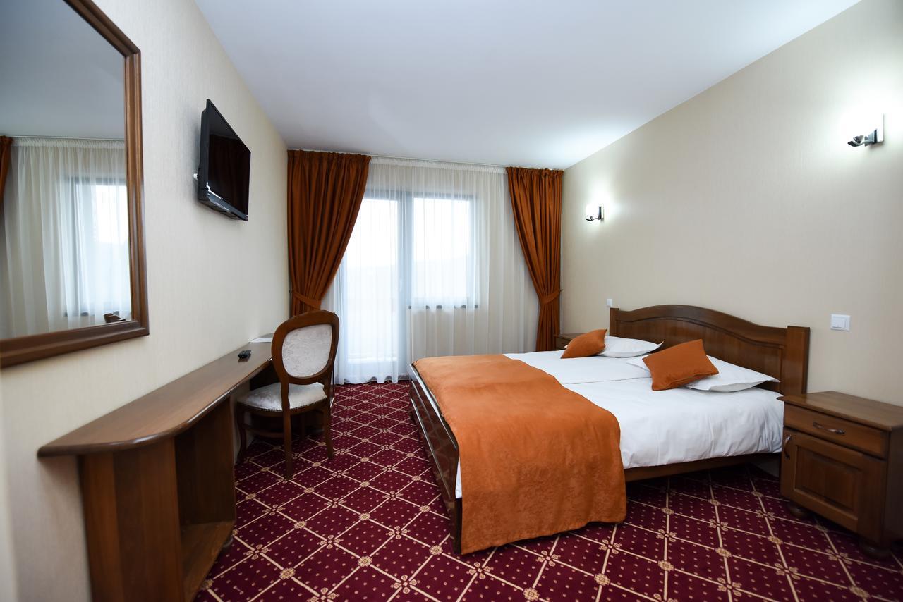 Condor Resort Dulcesti Экстерьер фото