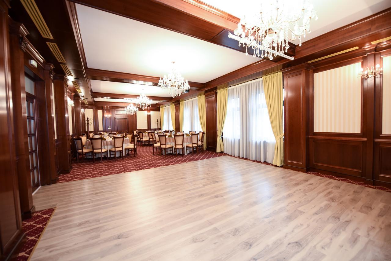 Condor Resort Dulcesti Экстерьер фото